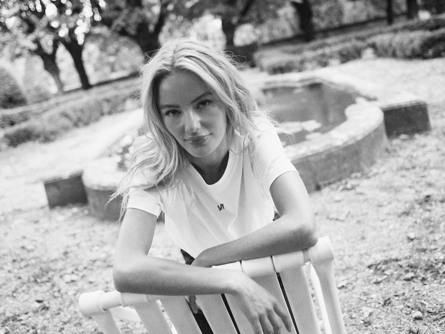Lail Cherry kortærmet t-shirt – White